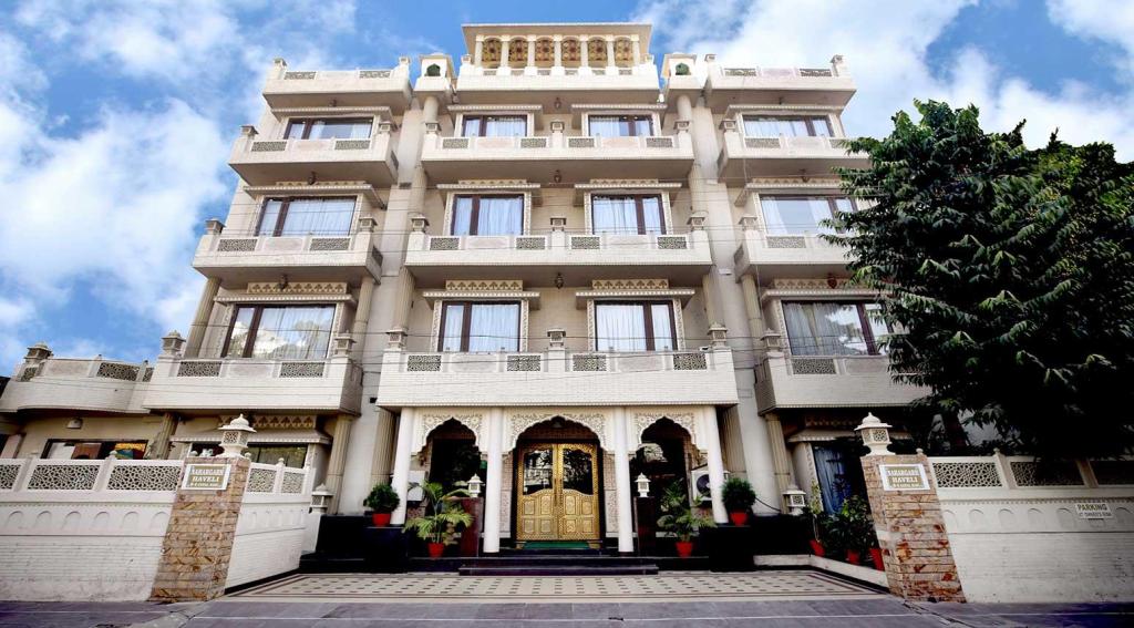 HOTEL DETAIL